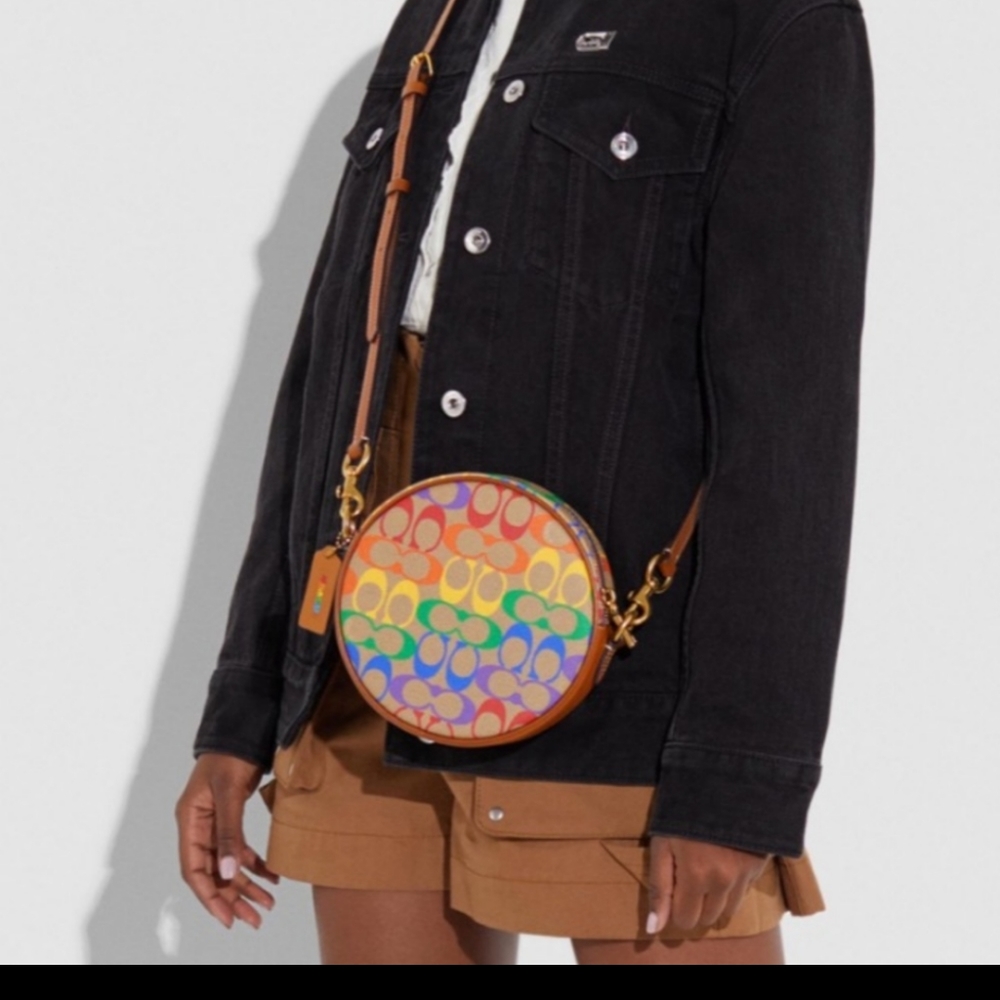 ππRare Coach Pride rainbow signature Circle bag ππ³οΈβπ - Picture 5 of 5